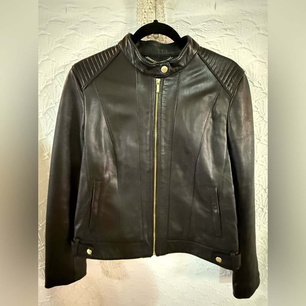 PRICE ⬇️  Cole Haan Women's Black Leather Zip Jacket with Snap Neck - Picture 6 of 8